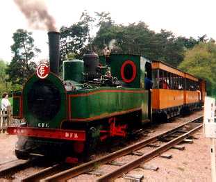 la loco vapeur, en gare