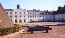 Château de la Verrerie - la cour